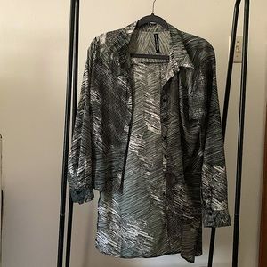 Long sleeve button up W118 by Walter Baker size M womens